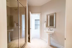 11133 Olympia Dr, Houston, TX 77042 - Photo 8