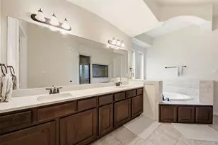 13929 N Lake Branch Ln, Houston, TX 77044 - Photo 20