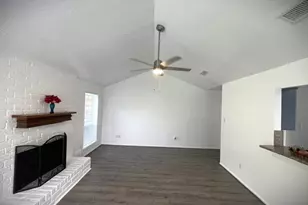 15523 Pensgate St, Houston, TX 77062 - Photo 8