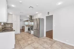 4611 Merwin St, Houston, TX 77027 - Photo 10