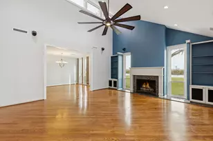 2194 Twin Lakes Blvd, West Columbia, TX 77486 - Photo 4