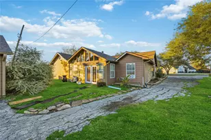 422 Rice Ave, Arcola, TX 77583 - Photo 4