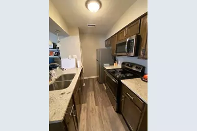 2402 Sycamore Avenue #D4, Huntsville, TX 77340 - Photo 4