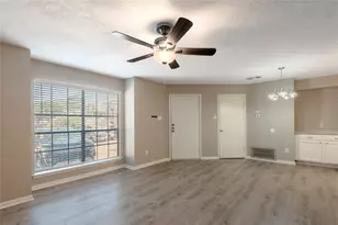 2402 Sycamore Ave, Huntsville, TX 77340 - Photo 8