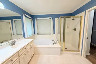 204 Hillcrest Dr, Alvin, TX 77511 - Photo 6