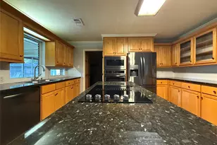 204 Hillcrest Dr, Alvin, TX 77511 - Photo 22