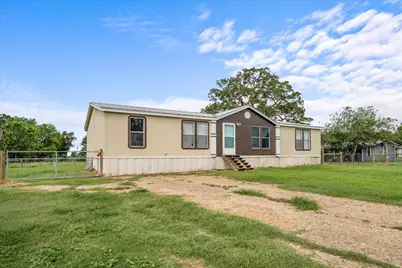 204 E Fayette Street, Ellinger, TX 78938 - Photo 1