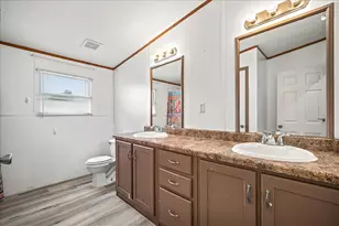 204 E Fayette St, Ellinger, TX 78938 - Photo 12