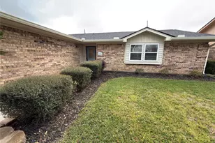 1197 Briarmeadow Dr, Beaumont, TX 77706 - Photo 4