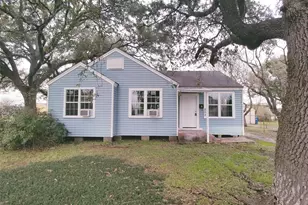 203 Beatrice St, La Marque, TX 77568 - Photo 2