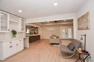4302 McDermed Dr, Houston, TX 77035 - Photo 10