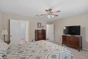 2022 Arcadia Dr, Sugar Land, TX 77498 - Photo 16