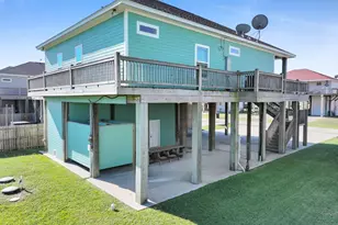 974 Surf Rd, Crystal Beach, TX 77650 - Photo 8