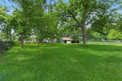 2627 Bayou Avenue, Baytown, TX 77520 - Photo 30