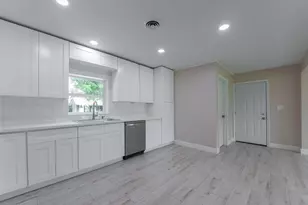 2627 Bayou Ave, Baytown, TX 77520 - Photo 10