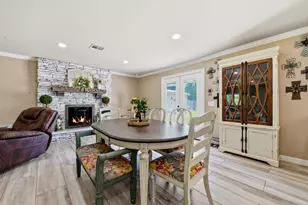 109 Riverbrook Dr, Conroe, TX 77385 - Photo 6