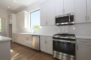 820 W 22nd St, Houston, TX 77008 - Photo 6