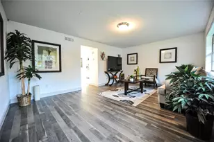 12633 Memorial Dr, Houston, TX 77024 - Photo 1