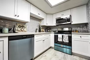 12633 Memorial Dr, Houston, TX 77024 - Photo 4