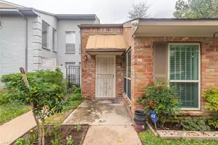 9226 Westwood Village Dr, Houston, TX 77036 - Photo 2