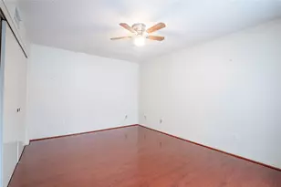 9226 Westwood Village Dr, Houston, TX 77036 - Photo 14
