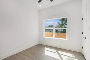 4825 Pederson St, Houston, TX 77033 - Photo 10