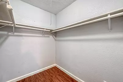 5431 Willow Glen Drive, Houston, TX 77033 - Photo 12