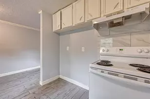 5431 Willow Glen Dr, Houston, TX 77033 - Photo 8