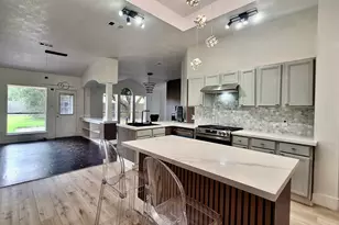 17122 Canterbury Green Ct, Sugar Land, TX 77498 - Photo 6
