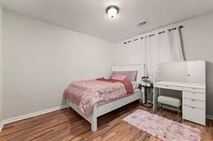 8227 Squires Pl Dr, Houston, TX 77083 - Photo 24