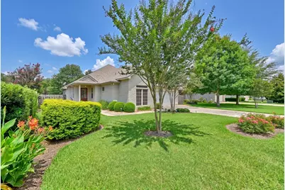 2424 Dillon Street, Brenham, TX 77833 - Photo 2