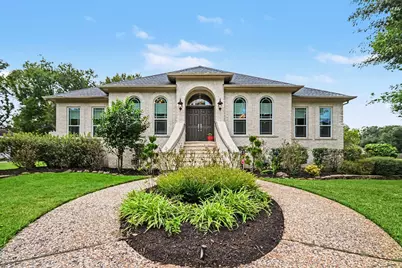 501 Providence Drive, Friendswood, TX 77546 - Photo 2