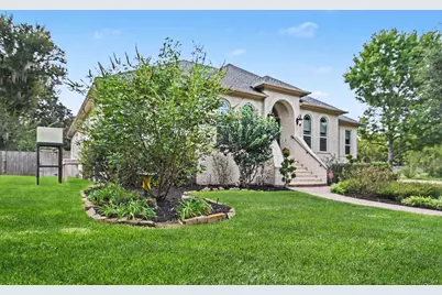 501 Providence Drive, Friendswood, TX 77546 - Photo 4