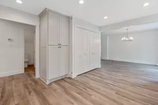 12 Edgewood Forest Ct, The Woodlands, TX 77381 - Photo 16