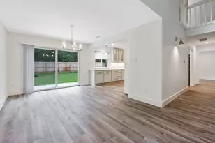 12 Edgewood Forest Ct, The Woodlands, TX 77381 - Photo 10