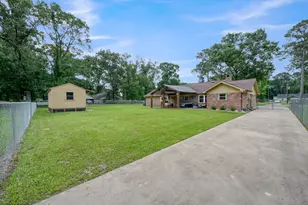 811 County Rd 2267, Cleveland, TX 77327 - Photo 10
