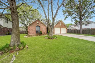 11610 Oak Lake Park Dr, Sugar Land, TX 77498 - Photo 4