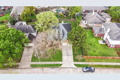 11610 Oak Lake Park Drive, Sugar Land, TX 77498 - Photo 2