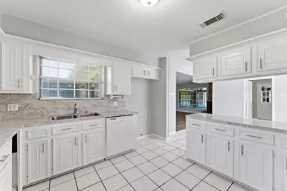 18 Panorama Drive, Conroe, TX 77304 - Photo 10