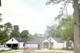 310 Ogletree St, Livingston, TX 77351 - Photo 2