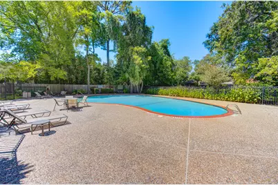 939 Wax Myrtle Lane, Houston, TX 77079 - Photo 6