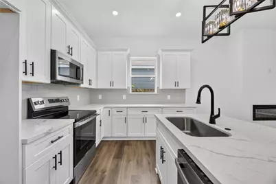 8215 Gladstone Street #B, Houston, TX 77051 - Photo 8