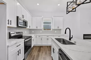 8215 Gladstone St, Houston, TX 77051 - Photo 8