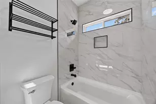 8215 Gladstone St, Houston, TX 77051 - Photo 24