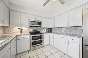15 S Curlew St, La Marque, TX 77568 - Photo 6