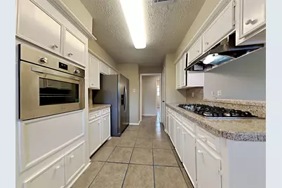 603 Blue Ridge Drive, Shenandoah, TX 77381 - Photo 2