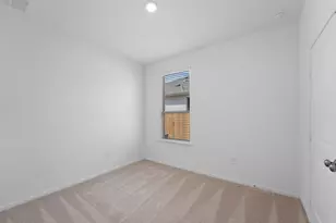 9011 Bay Ldg Ln, Baytown, TX 77521 - Photo 18