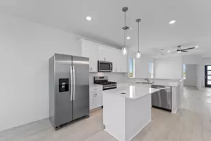 9011 Bay Ldg Ln, Baytown, TX 77521 - Photo 8