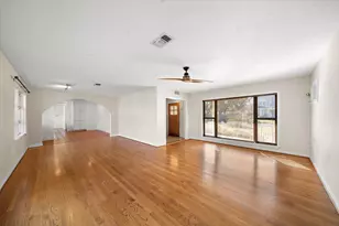 215 Fairbanks St, Houston, TX 77009 - Photo 8