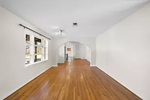 215 Fairbanks St, Houston, TX 77009 - Photo 10